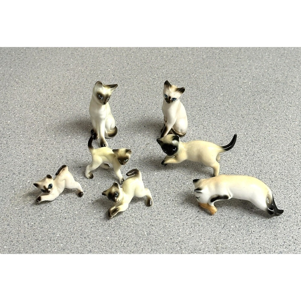 Vintage Hagen-Renaker Siamese Cat Figurines  Family Kittens Set of 7